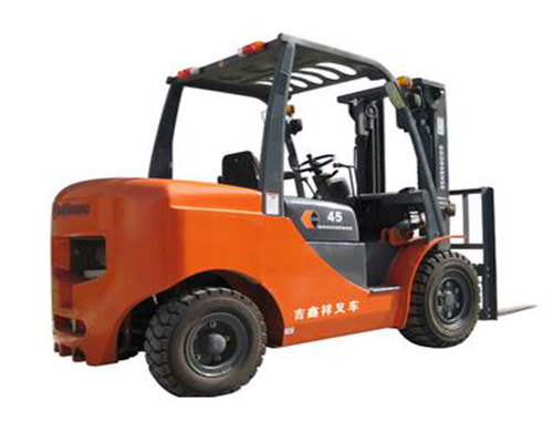 4.5T液力內(nèi)燃平衡重式柴油叉車